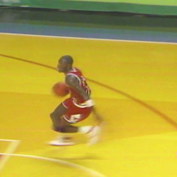O começo de uma LENDA. Se liga na Parte 1 da #NBAMixtape de Michael Jordan! 💥
https://t.co/20muM3YXQh