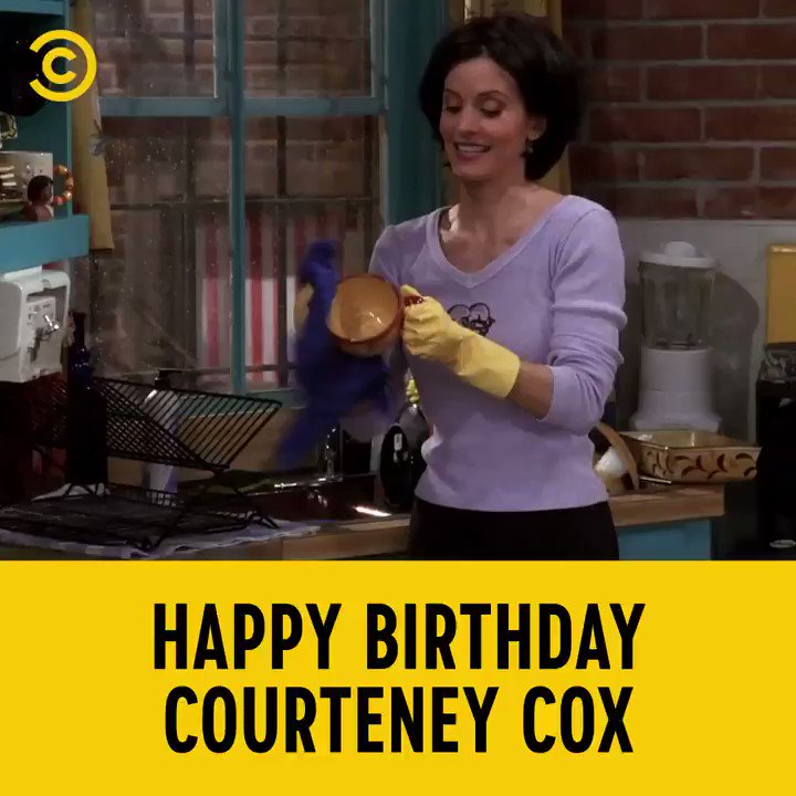 Happy birthday Courteney Cox!   Enjoy blowing out that extra candle today! 