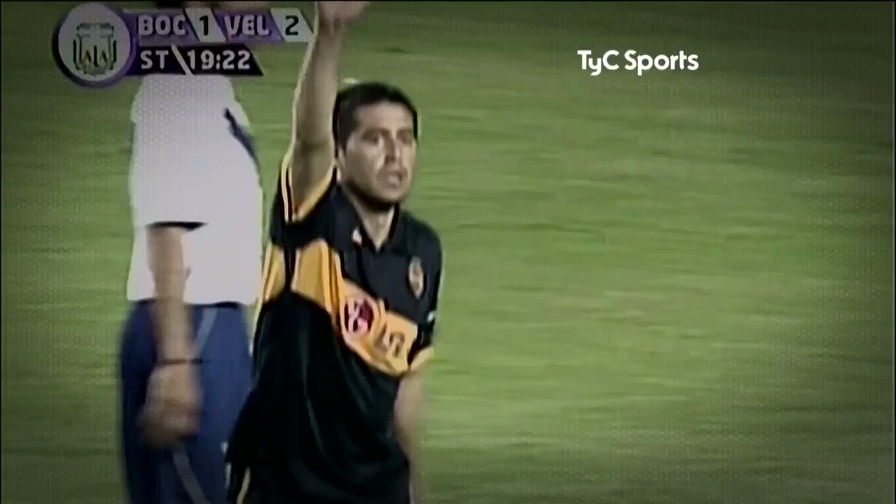 Happy birthday Juan Roman Riquelme.  Go to 0:17 for the most obscene nutmeg  