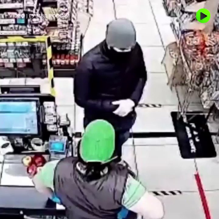 RT (@RT_com) on Twitter photo 2020-06-24 21:06:47 Knife-wielding robber has a change of heart and tries to hug the cashier! Knife-wielding robber has a change of heart and tries to hug the cashier!