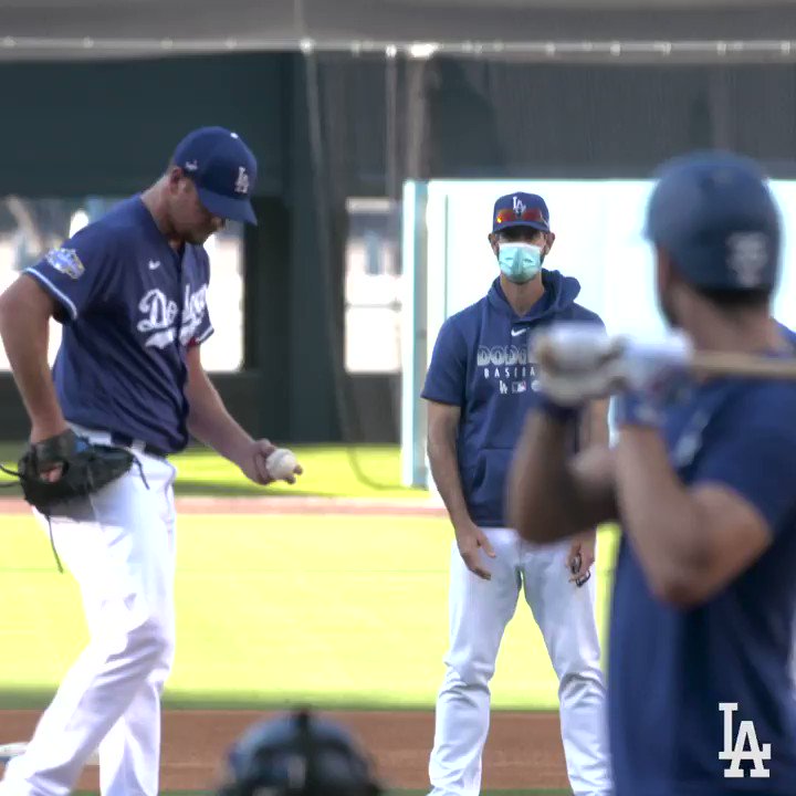 Miguel Lozada (@MLozada) on Twitter photo 04/07/2020 02:18:07 OMG @Cody_Bellinger OMG @Cody_Bellinger