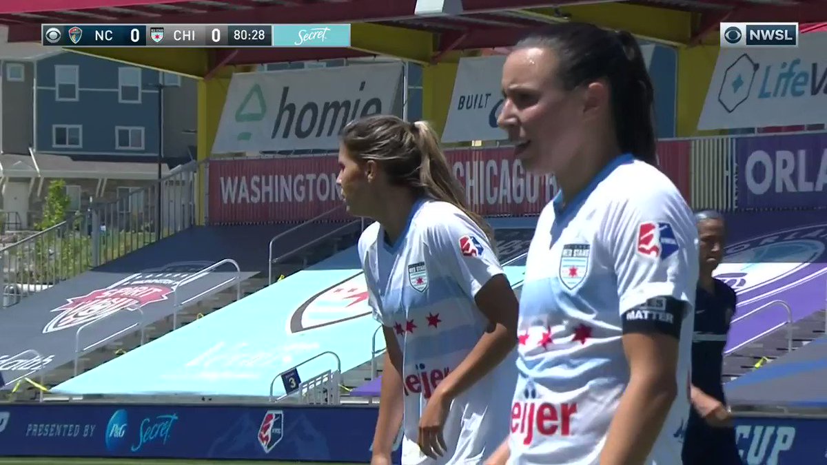 Off the crossbar and in! Abby Erceg puts @TheNCCourage on the board and in the lead 👏 #NWSLChallengeCup https://t.co/joFWPY0yDO