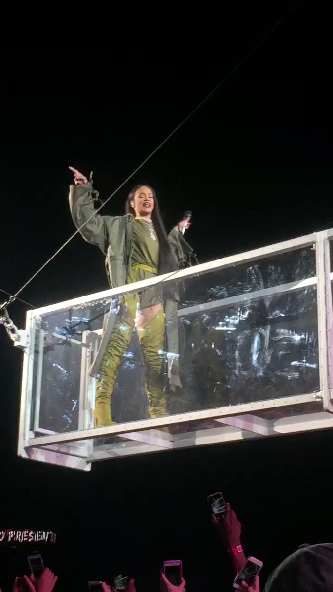 c (@chuuzus) on Twitter photo 2020-07-08 21:29:55 i can’t lie, i really miss rihanna performing on stage. i can’t lie, i really miss rihanna performing on stage.