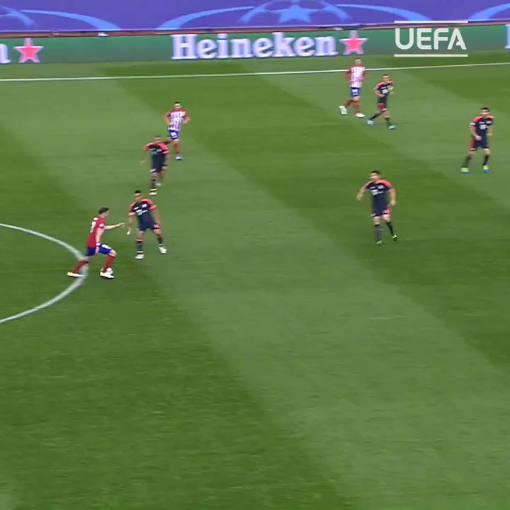 Bayern 🆚 Atlético
Memories of this @saulniguez stunner 🥰
#UCL | @atletienglish https://t.co/1Rh3tuLgZK