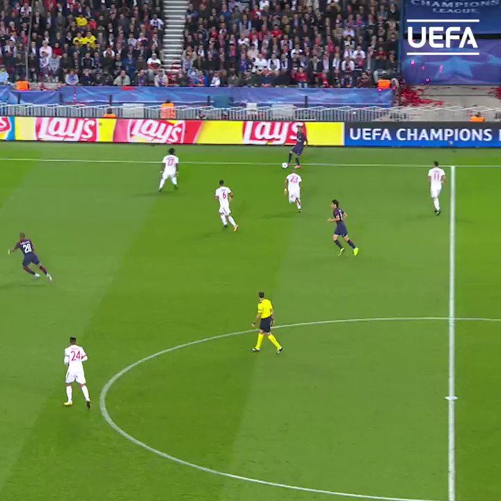 ๐บ๐พ Cavani at Paris โฝ๏ธ๐
๐ฃ๏ธ "My style of game is a bit of a mix between a modern player and a traditional striker, more aggressive. The real ultimate finisher"
#UCL https://t.co/BkccVVsu5B