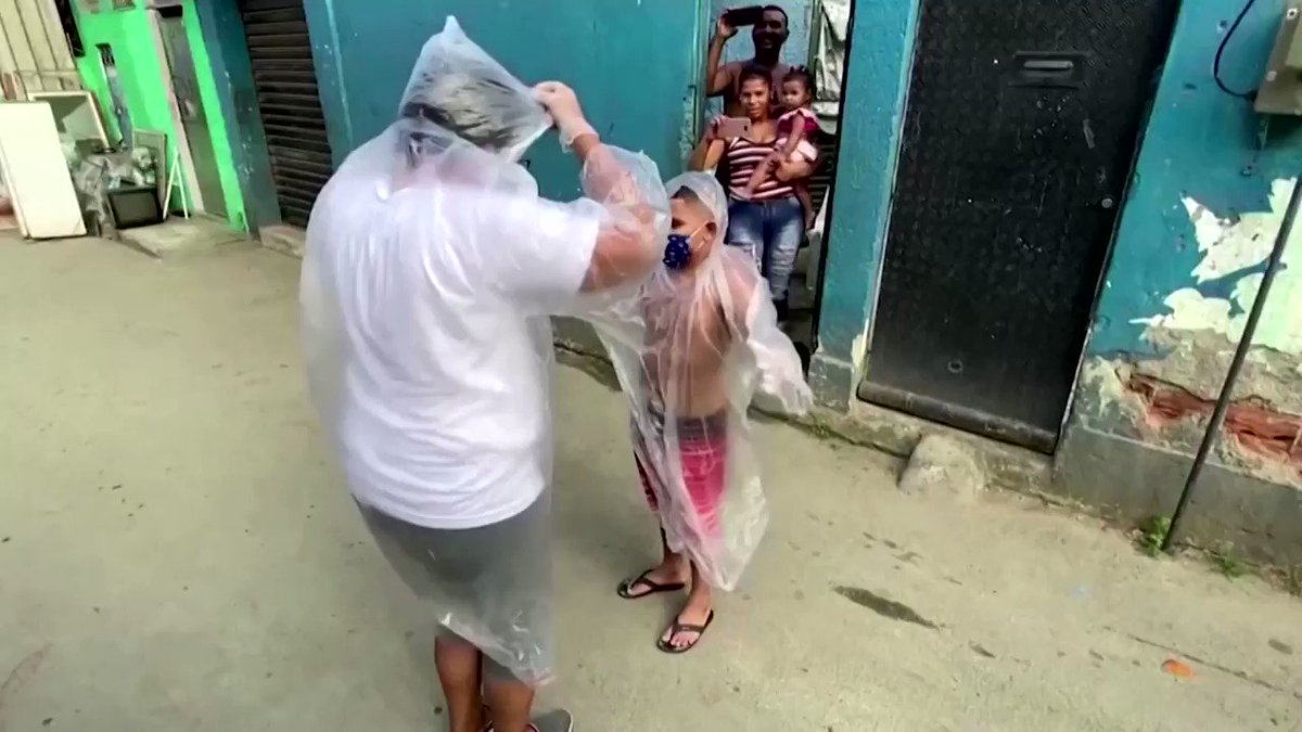 WATCH: A teacher in Brazil is visiting her students stuck at home with ‘hug kits,’ providing protective clothing, masks and candy to sweeten the experience https://t.co/Qj5exp95QX