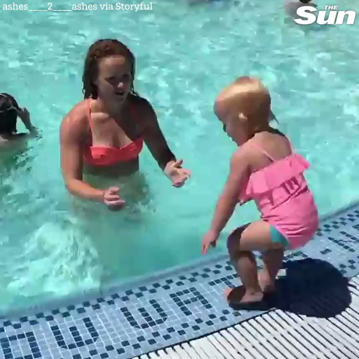 The Sun (@TheSun) on Twitter photo 2020-08-02 08:54:18 Toddler does an impressive poolside workout with mum π Toddler does an impressive poolside workout with mum π