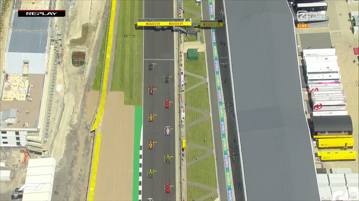 Herhaling van de start π§
β Mooie battle tussen Max Verstappen en Charles Leclerc!
#ZiggoSportF1 #F1 #BritishGP π¬π§ https://t.co/GZpPMD3Smt