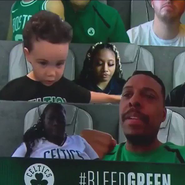 Deuce is a virtual fan β€οΈ https://t.co/xiwNRbu6Qx
