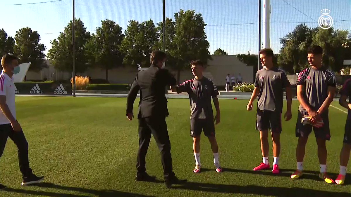 🎥🎶 ¡Así fue el día en el que #RMCastilla y Juvenil A arrancaron la preparación para la temporada 2020/21!
#LaFabrica | #HalaMadrid https://t.co/6WvM6kzYkM