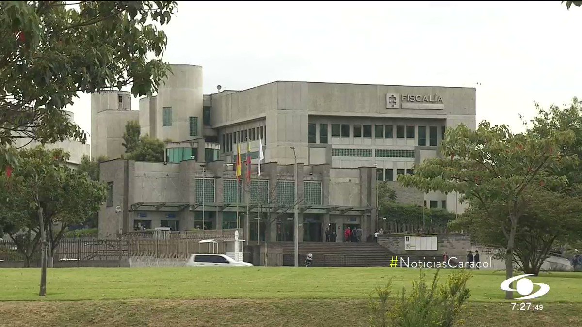 El interrogatorio que rindió el abogado Diego Cadena ante la Fiscalía es un mar de contradicciones, justificaciones ilógicas y un largo etcétera de excusas a la justicia.
Mi historia de hoy. Los invito.
(Primera parte)
https://t.co/kqE0BJApbB