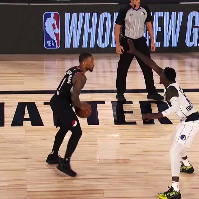 😤 DAMIAN. LILLARD. FEELING IT. 😤
Back-to-back 50+ point games from @Dame_Lillard have the @trailblazers a win away from clinching the top seed in the Western Conference Play-In! #WholeNewGame
🏀: POR/BKN
⏰: 9 PM ET
📺: @NBAonTNT https://t.co/138FtDOslK