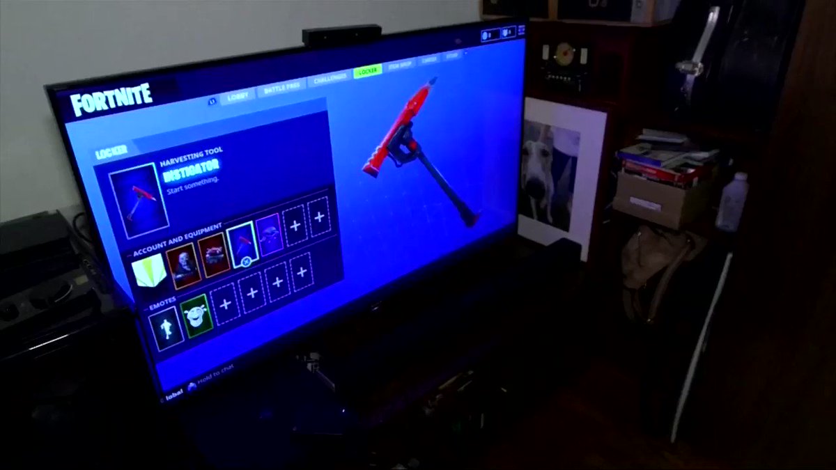 Gamers eager to play the mobile version of 'Fortnite' won't be able to get it from major app stores as the game's maker is locked in a feud with both Apple and Google. More here: https://t.co/xzFWEeOjvI https://t.co/arYPpLkdas
