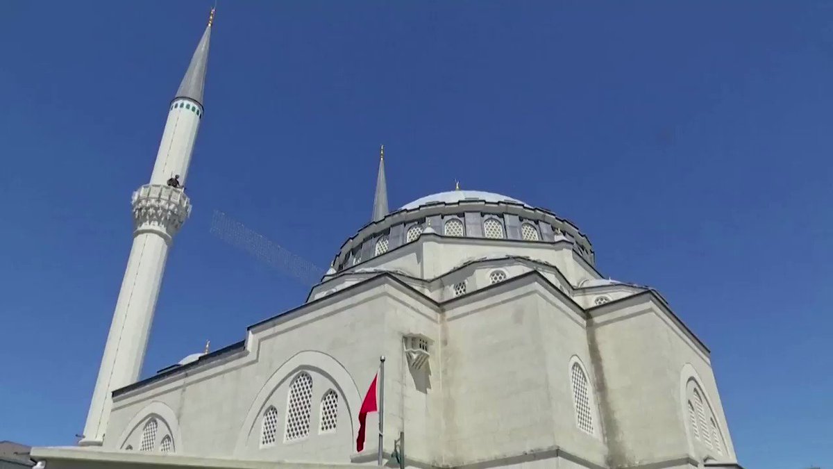 Turkish President Tayyip Erdogan says Ankara is considering closing its embassy in Abu Dhabi and suspending diplomatic ties with the United Arab Emirates over its deal to normalize ties with Israel https://t.co/0JIh6jfnGm