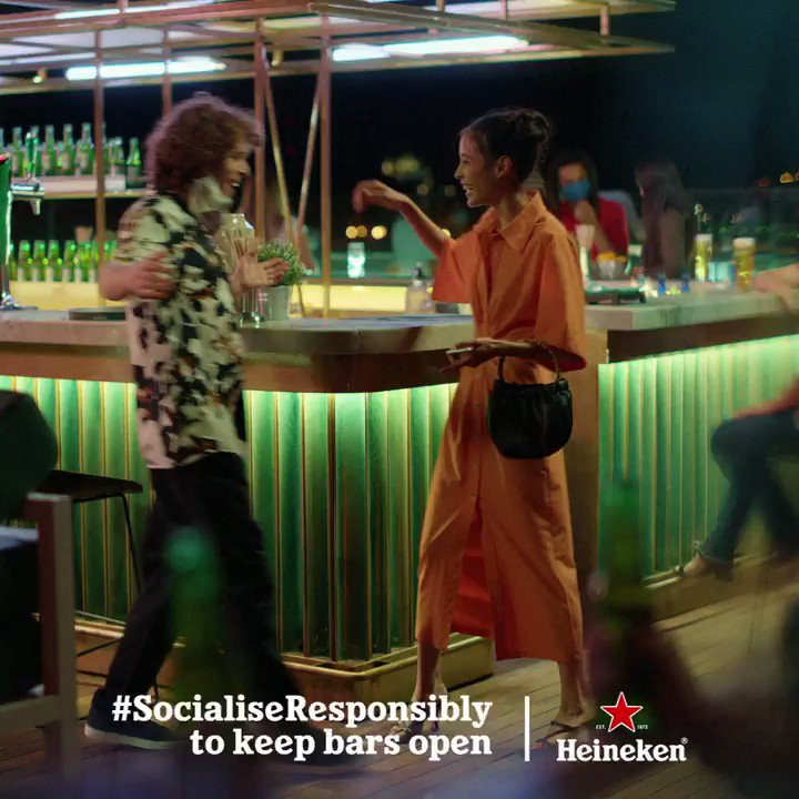 Hands for your beers, elbows for your friends. #SocialiseResponsibly to keep bars open. https://t.co/JCHXfVG6P1