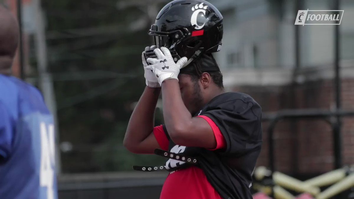 Defensive lineman @domounchy knows how to hustle through the end of a play. Meet the freshman from Germantown, Maryland.
#Bearcats https://t.co/zNj2kexbe4
