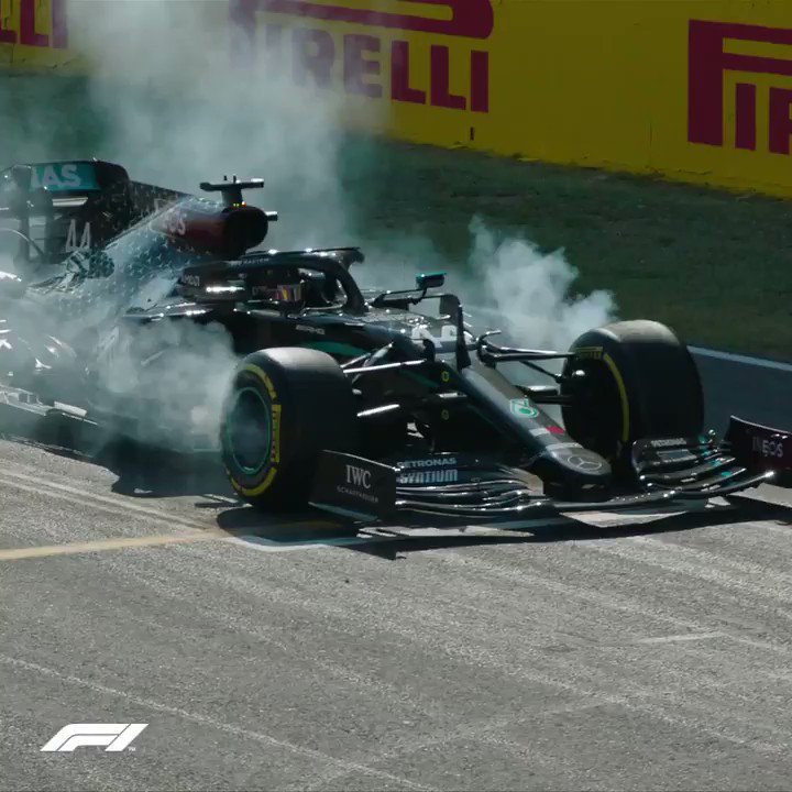 Rewind to just before the Lap 10 standing restart at Mugello - and Lewis' brakes are on fire 😮 🔥
#TuscanGP 🇮🇹 #F1 https://t.co/18JxTl4ikJ