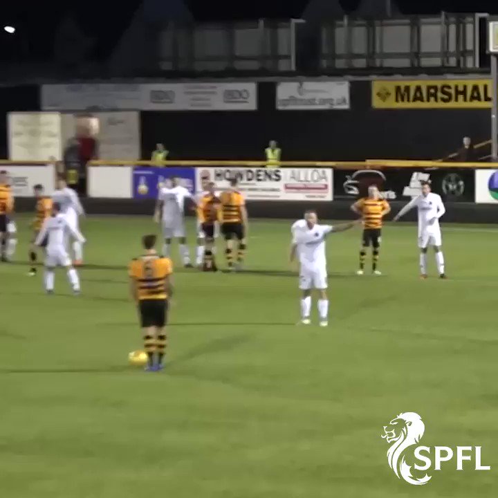 Happy Birthday Andy Graham! Here he is, nodding past United for the Wasps!  | 