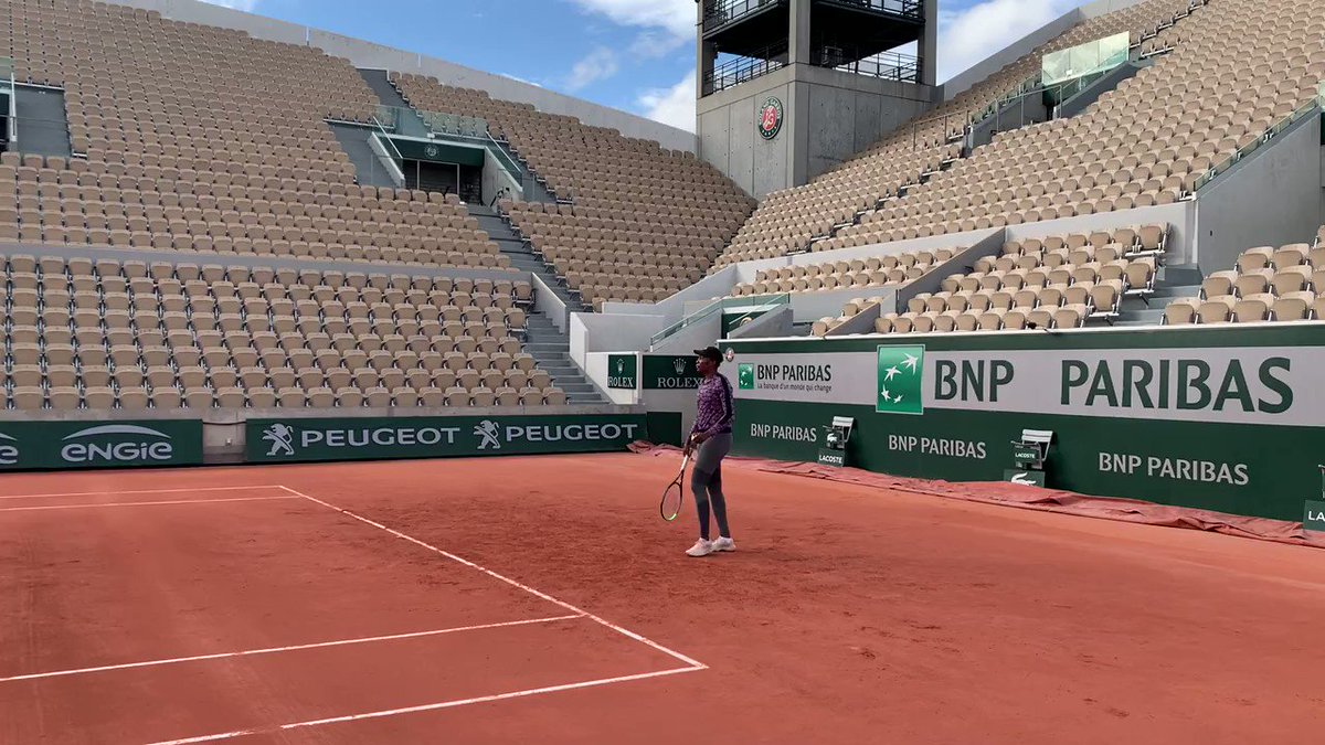 While some things may change, we're glad some things stay the same.
Always a pleasure, @venuseswilliams π
#RolandGarros https://t.co/AOhYMct6eh