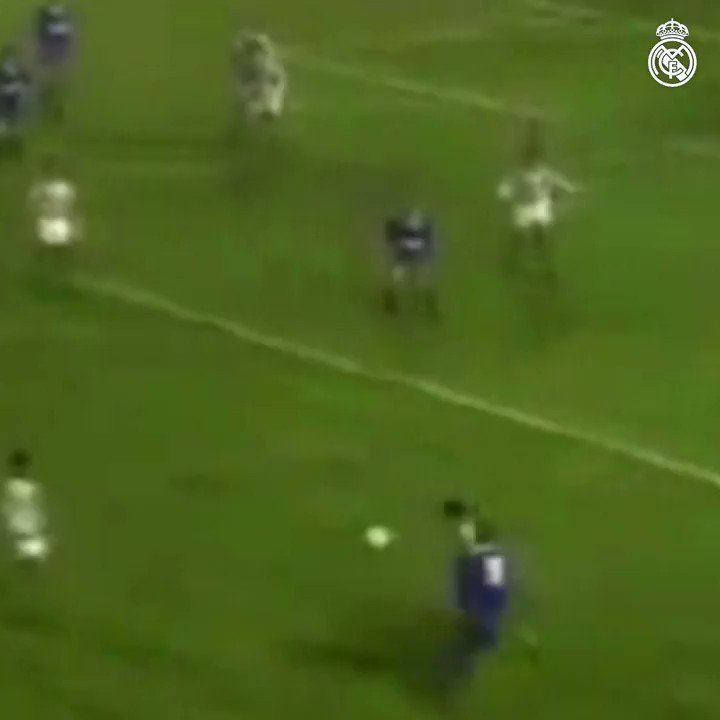 👊🌪️ Hierro, imparable por arriba...
🆚 @RealBetis
🗓 1990/91
🏆 @LaLiga
@futbolmahou | #ElSaborQueNosUne https://t.co/NnoSxcrsJA
