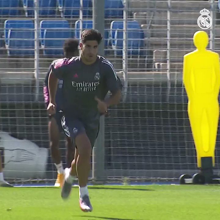 β½π Nous avons commencΓ© Γ travailler pour le match π @realvalladolid!
#RMCity | #HalaMadrid https://t.co/JiDLugarCy