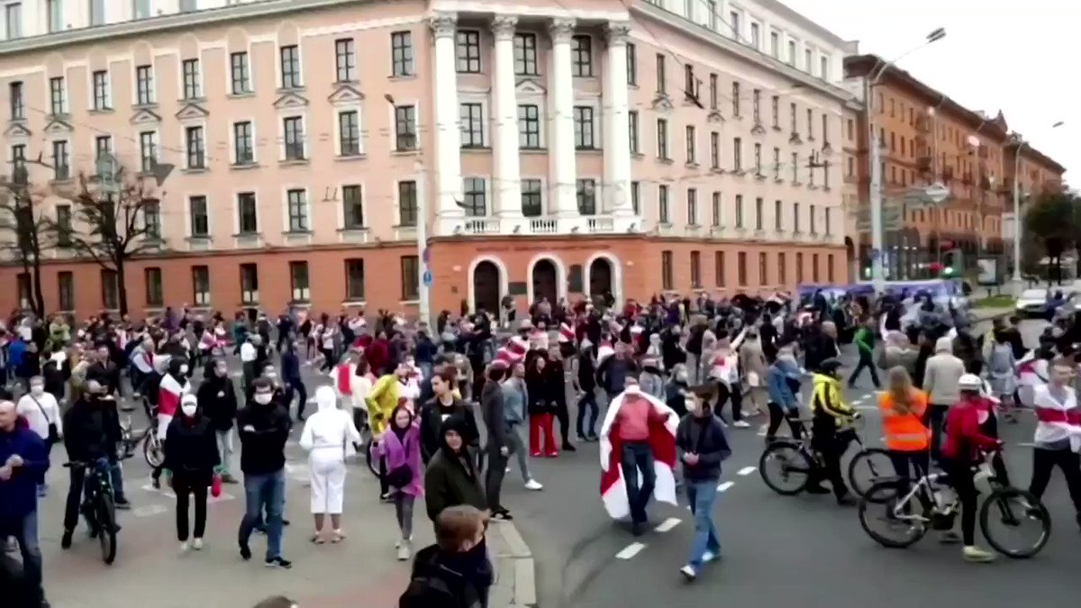 Tens of thousands of protesters marched for a seventh straight weekend to demand that veteran Belarusian leader Alexander Lukashenko quit https://t.co/HyR04cmHk4 https://t.co/cgu07EtG3b