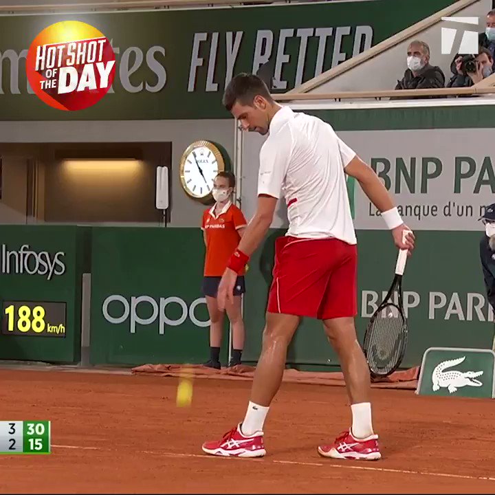 A tweener to remember.🤩
@MikaelYmer really did THAT.
#RolandGarros | #ShotOfTheDay https://t.co/bbCpggSQ51