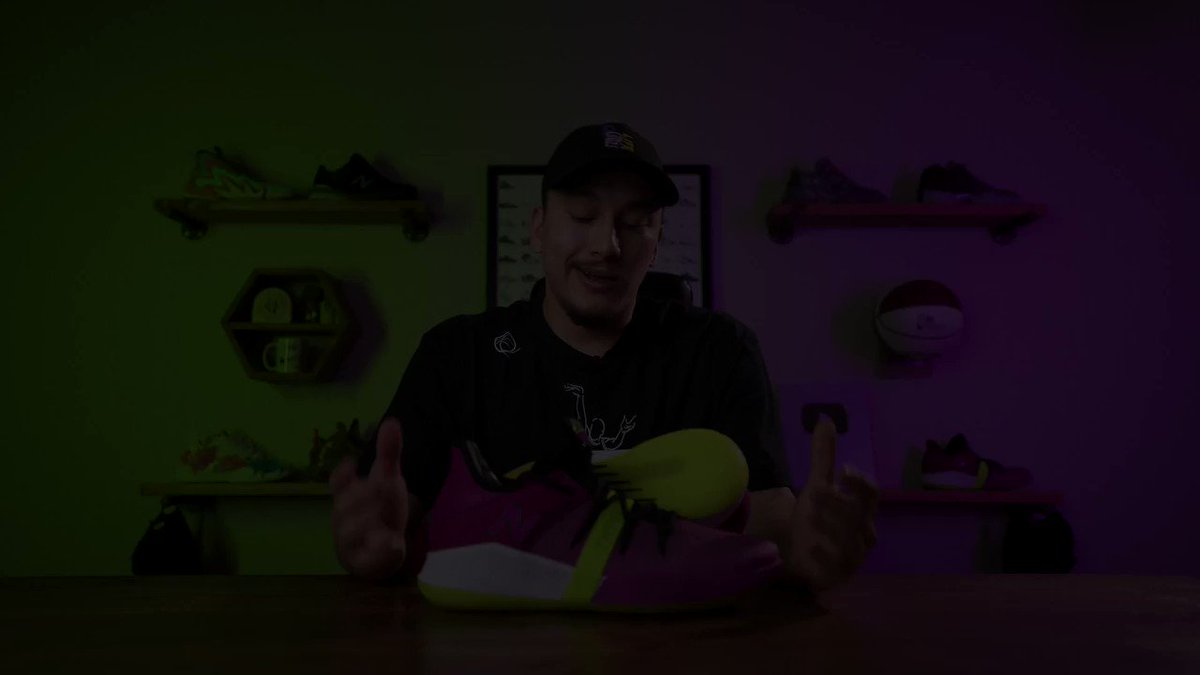Breaking down the @NewBalanceHoops OMN1S Low with @JAHRONMON!
#NBAKicks #WeGotNow https://t.co/Du1OylogvC