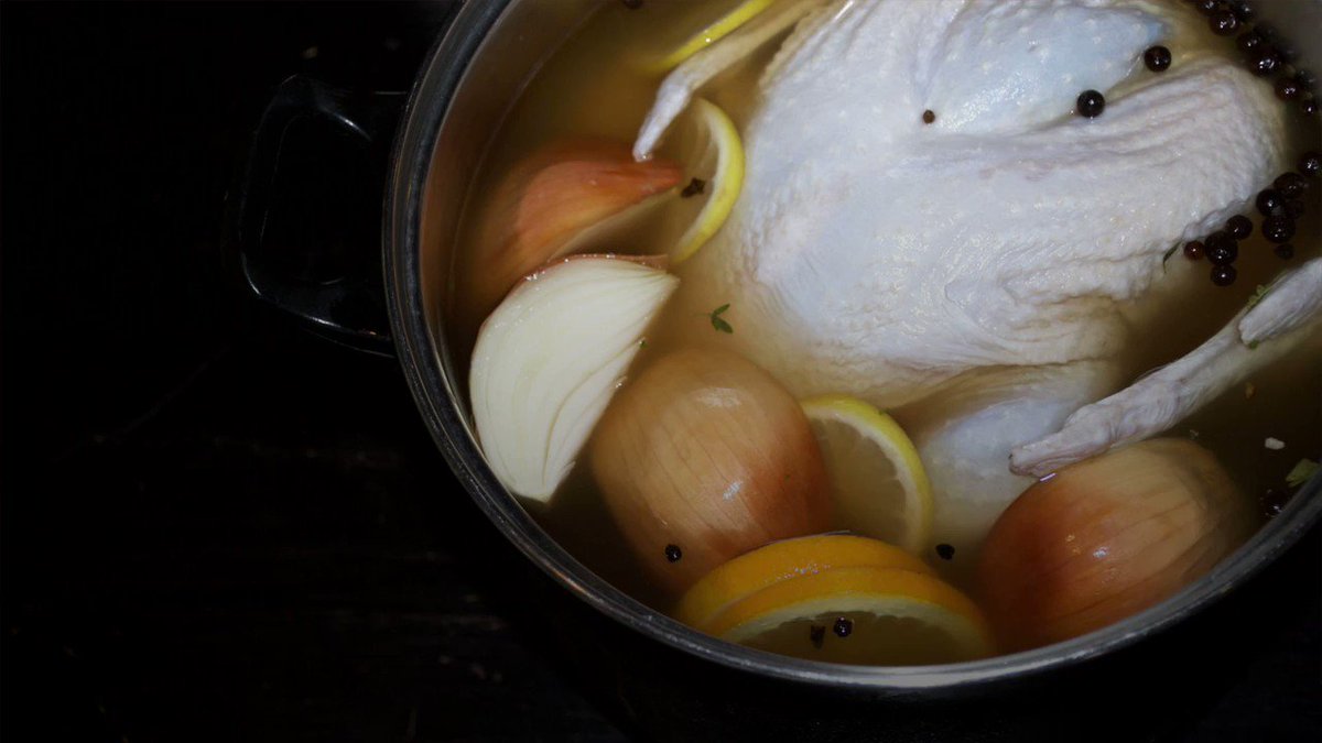 The secret to a flavorful, juicy holiday turkey is all in a good brine. Here's how to do it! https://t.co/L8km2scwH0 https://t.co/JaZvUXcSeA