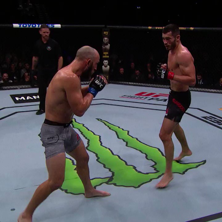 Sent him flying!
Mouth piece and all!
π³ @MakhmudMuradov KOs are as nasty as they come. #UFCVegas12 https://t.co/InLuOH4K18