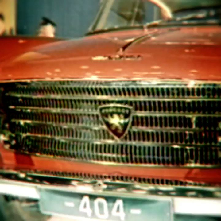 ピニンファリーナが手掛けた、アバンギャルドさと品位が融合したスタイリング。
#Peugeot404 #210YearsWithPeugeot
詳しくみる:https://t.co/KP6j0Uh8oz https://t.co/DNVDckGG6J