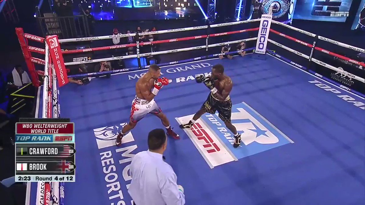 ๐๐ฅ Terence Crawford stuns Kell Brook with a big right hand here in round 4 and ends it quickly after.
Crawford is still the WBO welterweight champion!
๐ฅ Crawford now 37-0
๐ฅ 28 KOs
#CrawfordBrook
https://t.co/xcDmiStm0o