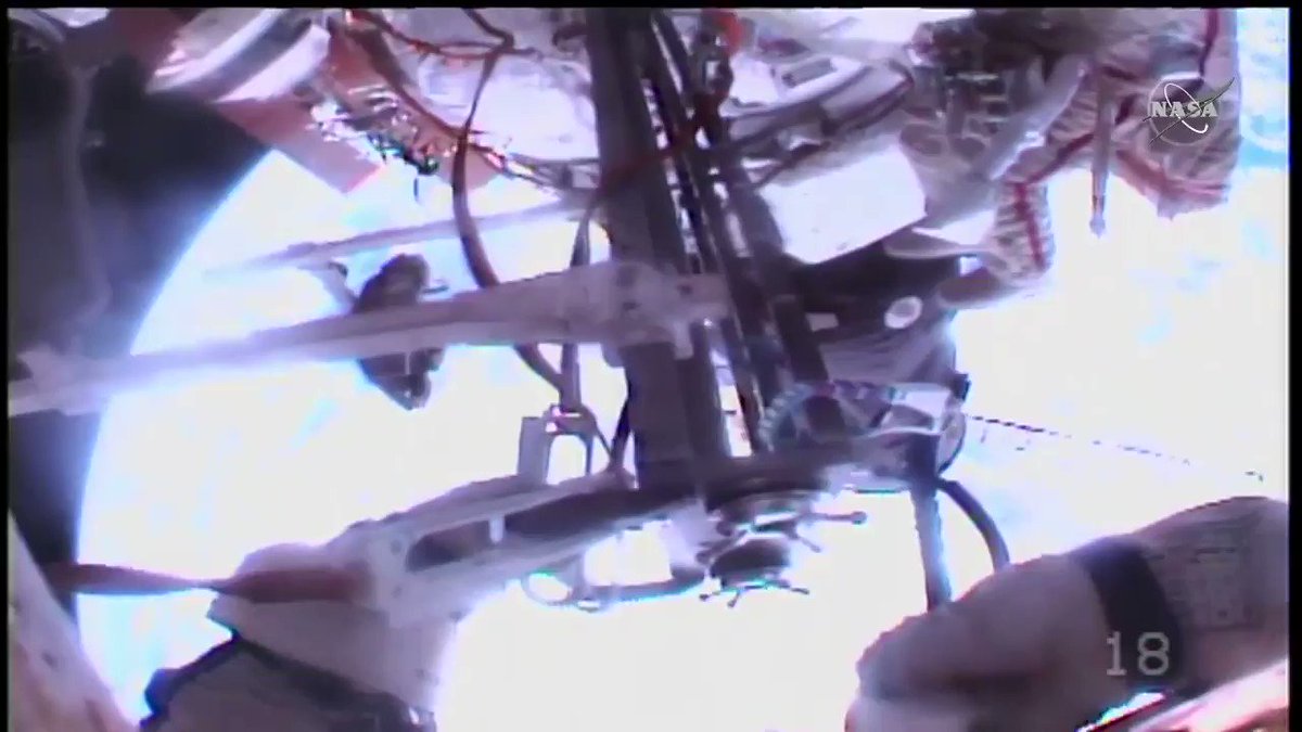 Spectacular views from Sergey Ryzhikov's helmet cam of @KudSverchkov working outside the station 250 miles above Earth! https://t.co/yuOTrZ4Jut https://t.co/ty5wCTrUj4