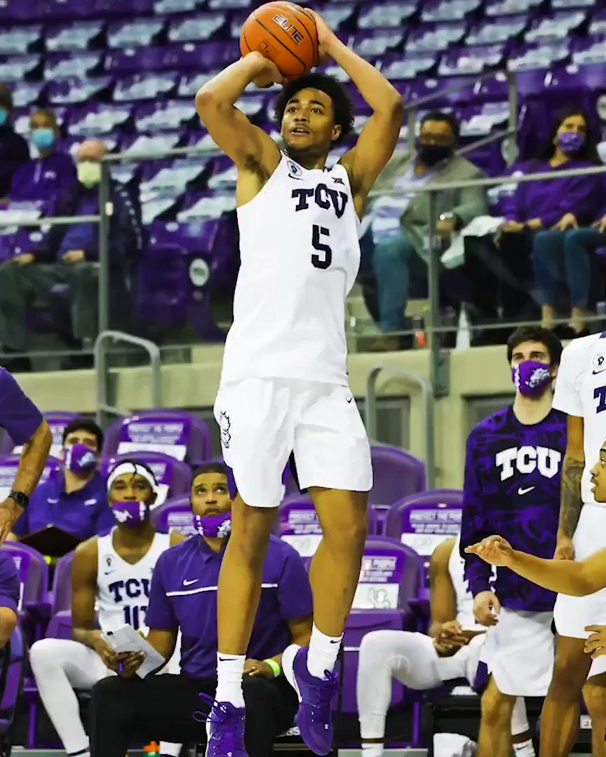 Two new career highs in the first game for @mrobannon5 👀
1️⃣1️⃣ points
9️⃣ rebounds
#GoFrogs 😈 https://t.co/inFlmAsnDx