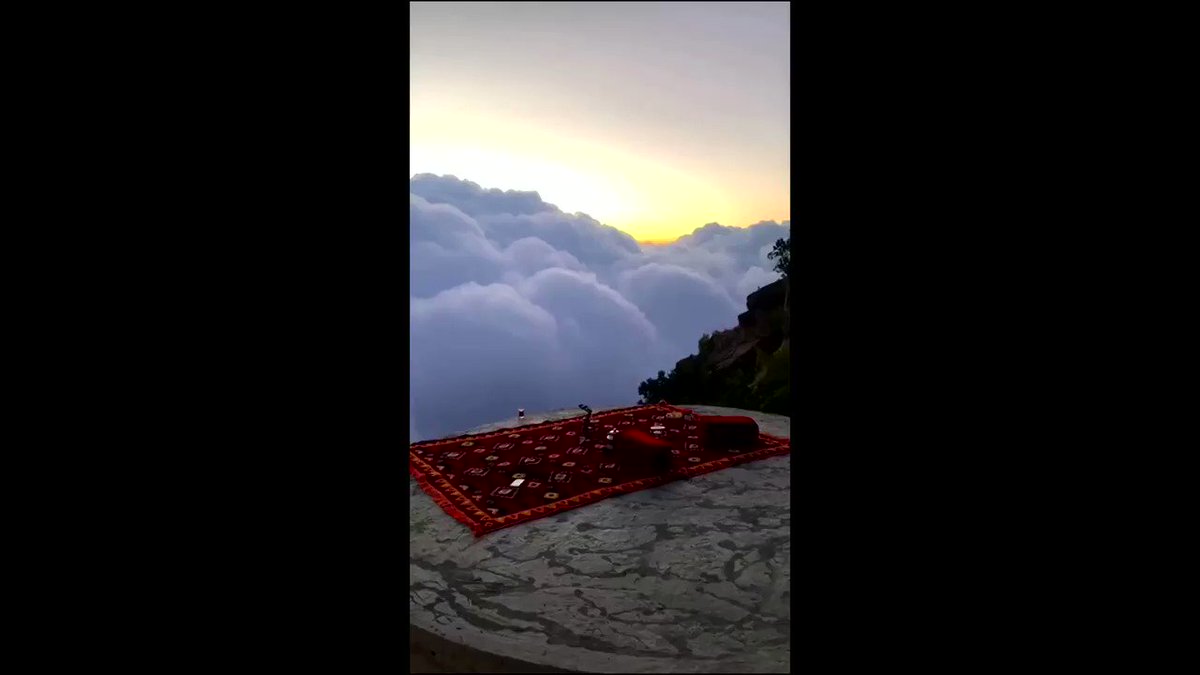 A dazzling view of clouds was seen in Saudi Arabia's mountainous Abha region https://t.co/M1rNbLeaGM