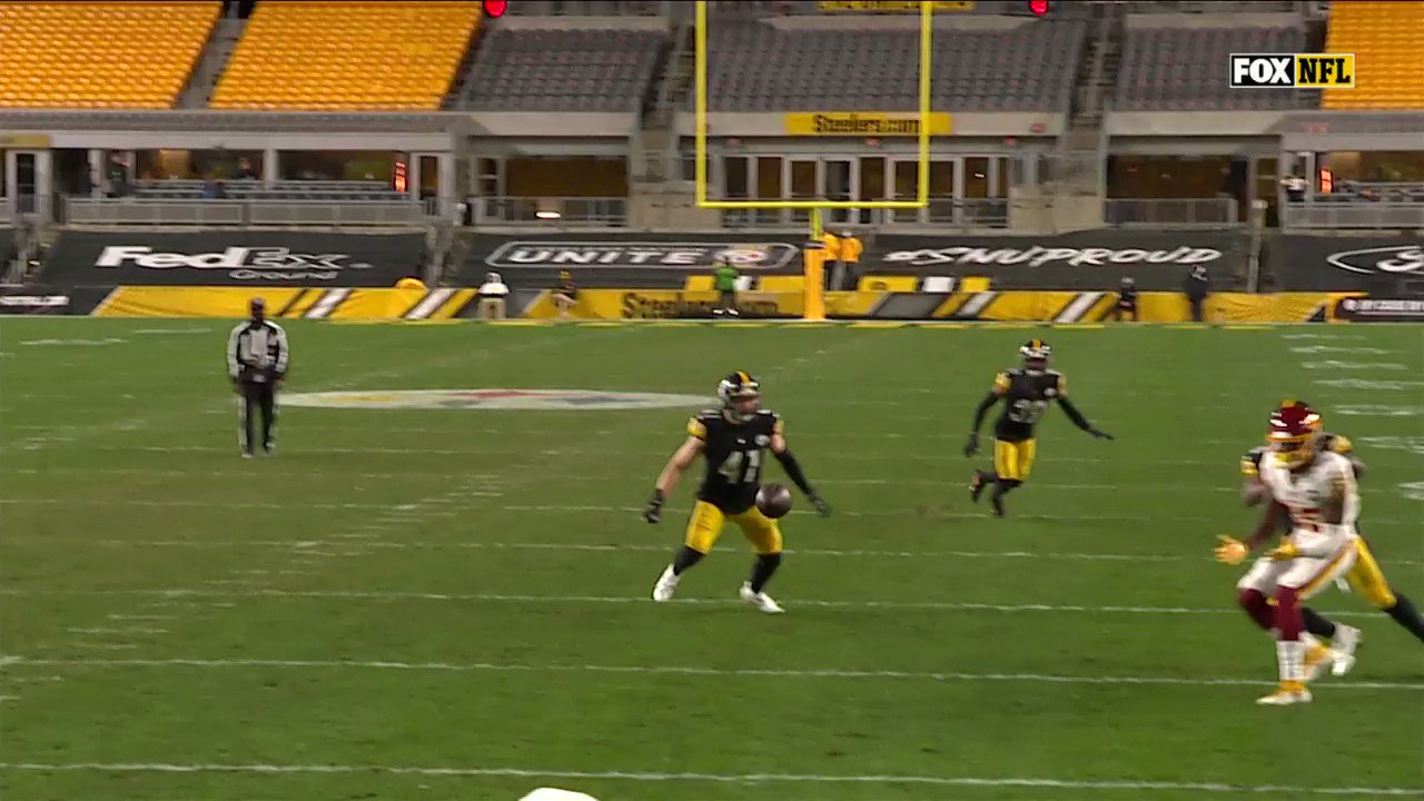 NFL on Twitter "Between the legs 👀 📺 WASvsPIT on FOX 📱 NFL app