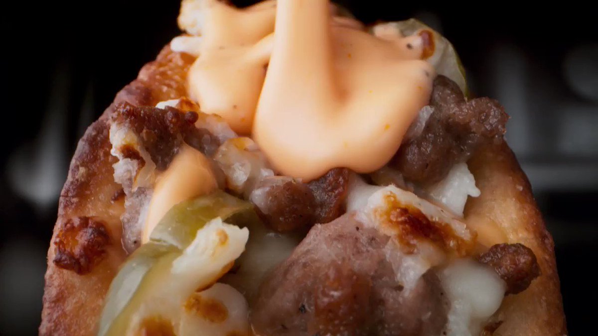 Whatโs poppinโ? THIS! Get our Double Cheeseburger Pizza and Papadia today. https://t.co/8eIBejwDKU