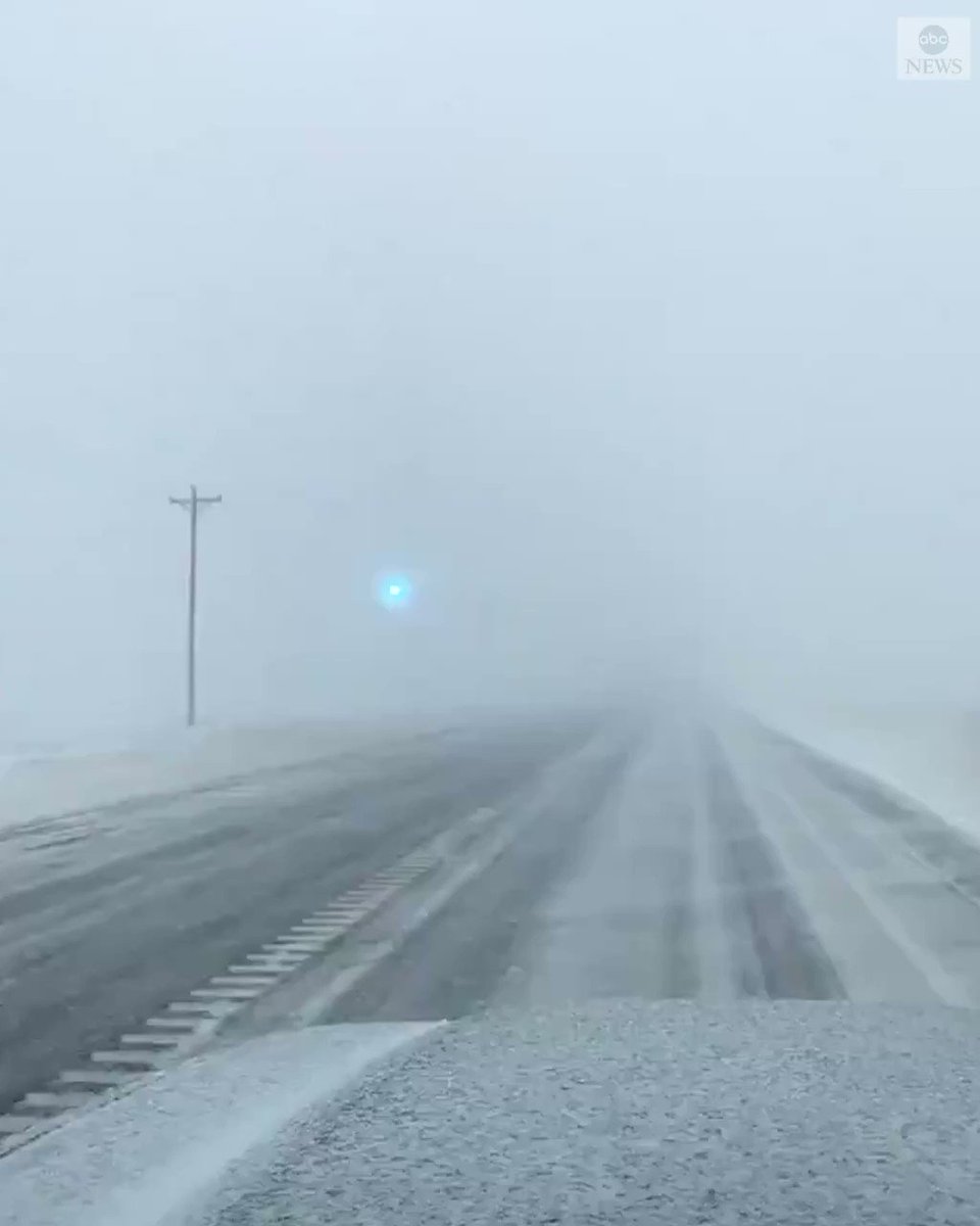 RT @ABC: Cellphone footage shows power lines flashing as blizzard sweeps through Minnesota. https://t.co/aO21f26rUt https://t.co/Ro3NjOgLBT