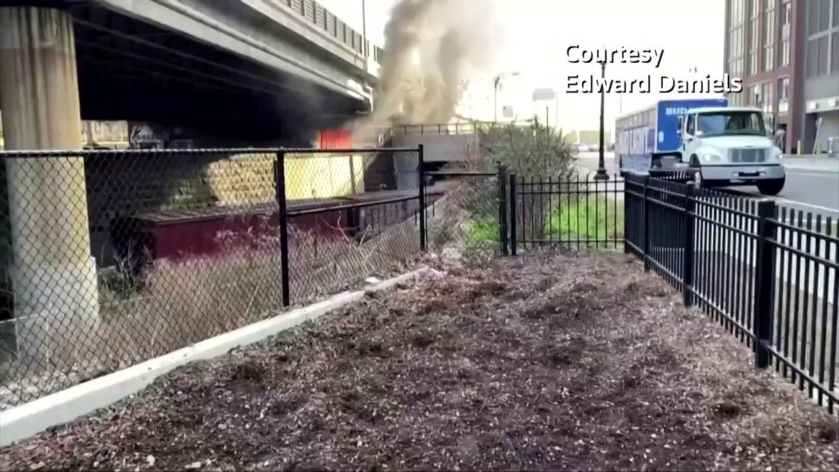The U.S. Capitol complex was shut down for about an hour out of caution after a small fire broke out nearby, underscoring security jitters days before President-elect Joe Biden’s inauguration https://t.co/JLuJCOekVh https://t.co/Rdu3buiv97