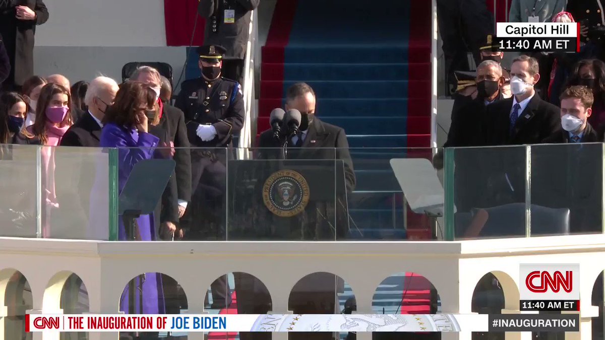 BREAKING: Kamala Harris is sworn in as vice president of the United States. She is the first woman and the first person of Black and South Asian descent to hold the office https://t.co/tcmAzrzqTx https://t.co/ojeQDh6B1l