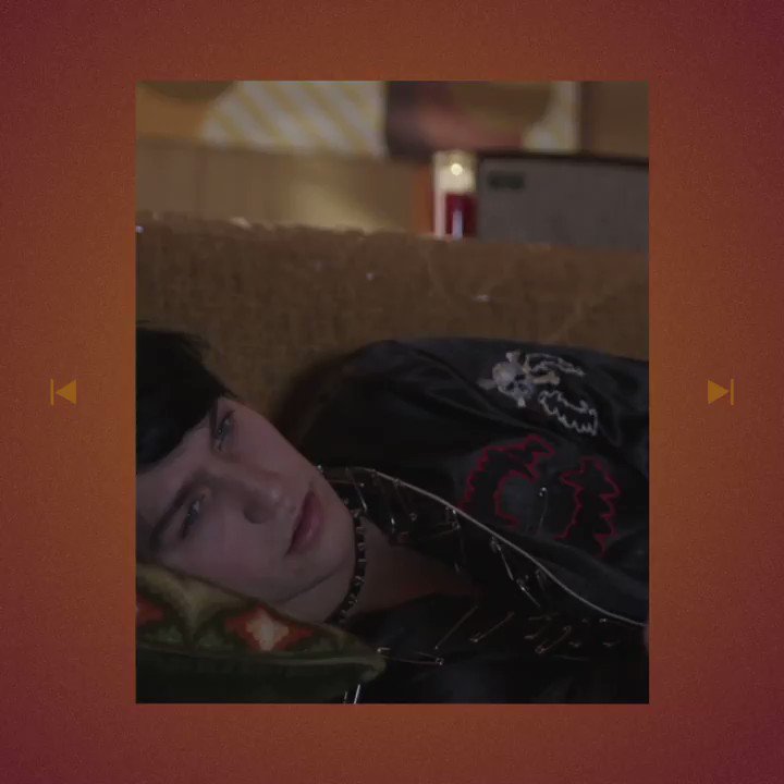 .@xlilhuddy is living up to the hype in his debut single 21st Century Vampire 🖤 Check out the official video now → https://t.co/AGtepkUr35 https://t.co/uDzH0yroWe