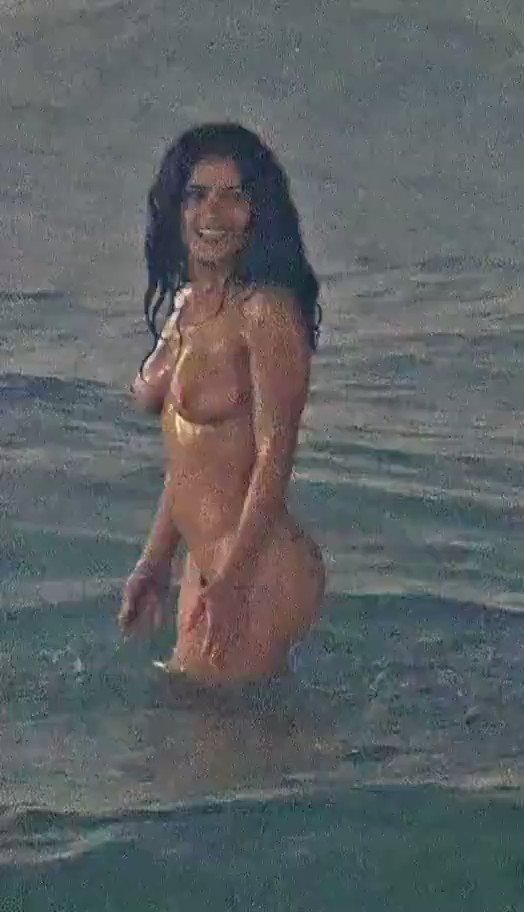TheAdultMood (@TheAdultMoods) on Twitter photo 2021-02-19 22:31:00 Salma Hayek😍 Salma Hayek😍