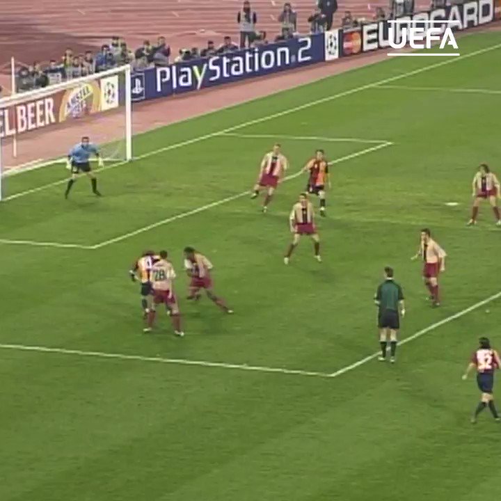 🟡🔴 Memorable Roma win against Barcelona #OTD in 2002...
⚽️ Emerson, Montella, Tommasi
@OfficialASRoma | #UCL https://t.co/jnGzgHFIk6