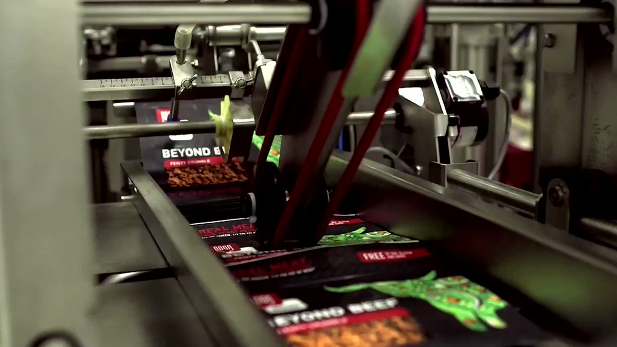 WATCH: A three-year global deal will make Beyond Meat the preferred supplier to McDonald's for its new McPlant burger. It also plans to create products over the next few years with Yum! for its KFC, Pizza Hut and Taco Bell restaurants https://t.co/hmrlu4xl1A https://t.co/AMhZZWMUVz