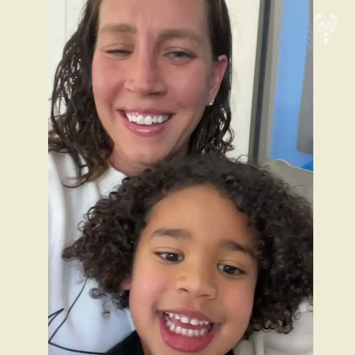 .@laurenholiday12 and the Holiday family congratulate @Jrue_Holiday11 on his @nbacares Community Assist Award ❤️ https://t.co/BnBrRMsGhB