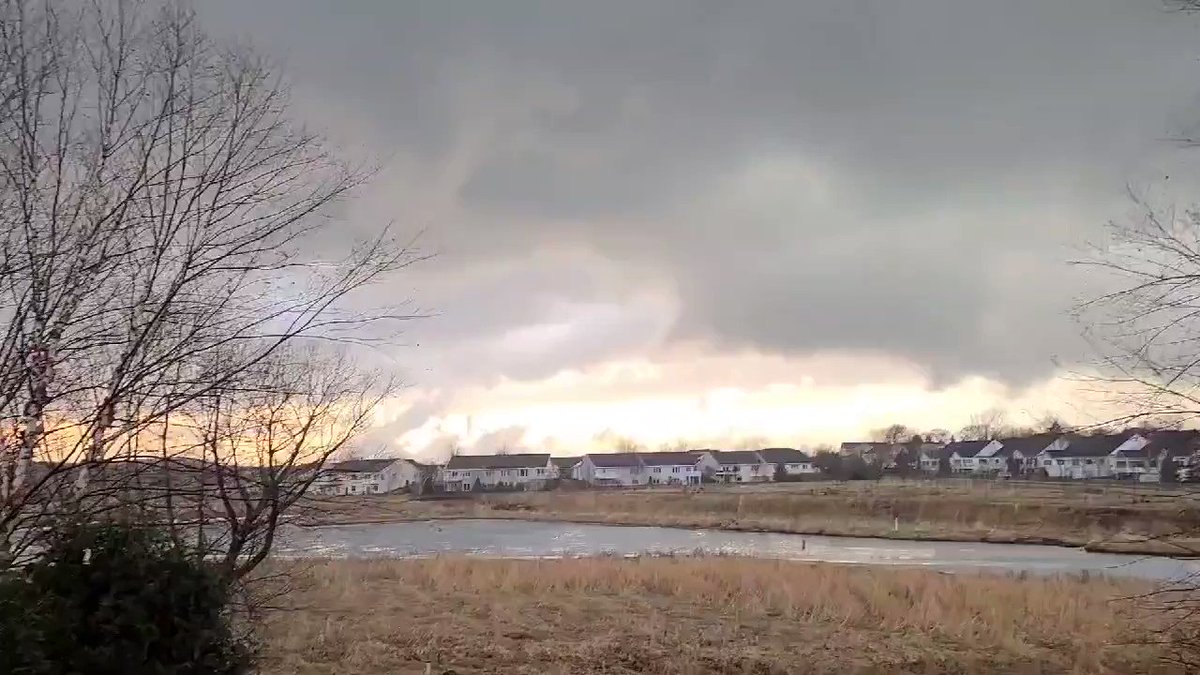 Eerie || Tornado warning sirens blaring with wind chimes as severe weather/tornado-warned storm passes through the Northfield, Minnesota area yesterday!

Permission: Chris Bussmann
@WeatherBug - Download the app today! 
#MNwx #Minnesota https://t.co/qMKtDvnXqx