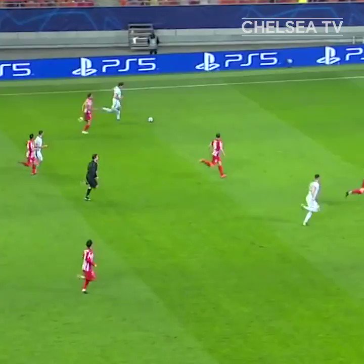 ミラン所属オリヴィエ ジルーのプレースタイル 芝の上の決闘 荒野のフットボーラーたち