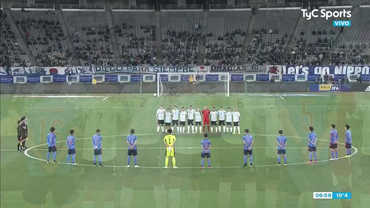 アルゼンチン英雄へ向けた日本の 1分間の黙祷 に脚光 最も胸を打った瞬間 名シーン21 フットボールゾーン 2 アルゼンチン英雄へ向けた日本の 1分間の黙祷 に脚光 最も胸を打った瞬間 名シーン21 フットボールゾーン 2
