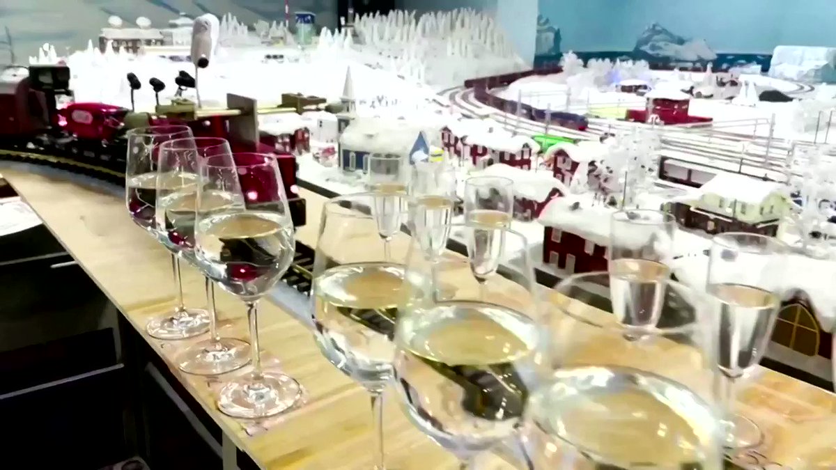 Germany’s Miniatur Wunderland museum has earned a Guinness World Record for creating the longest melody with 2,840 wine glasses https://t.co/ox49Vceflu https://t.co/edk6kvLOfT