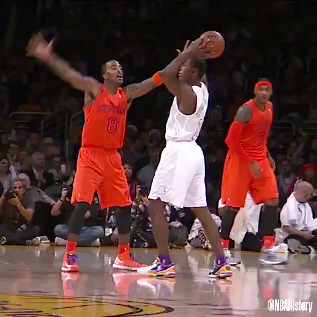 Stephen Curry est le premier joueur de l'histoire de la #NBA âgé de 33 ans ou plus à inscrire +30 points lors de 11 matchs consécutifs.
Kobe Bryant tient le précédent record avec 10 matchs! (2012). #NBAVault https://t.co/zwqkoqnFME